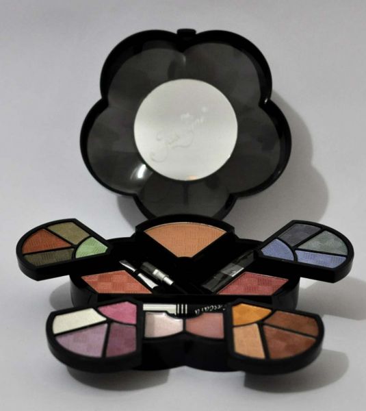 Kit de Maquiagem Jasmyne